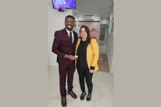 Oluwatosin Tolulope Ajidahun desvenda os mitos e avanços sobre o útero retrovertido e sua relação com a fertilidade.