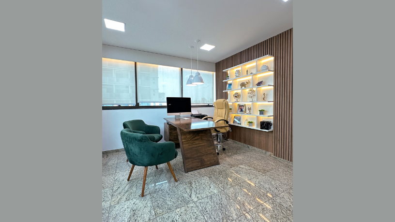 Milton Seigi Hayashi destaca que a cirurgia plástica de alta performance busca excelência e resultados consistentes.