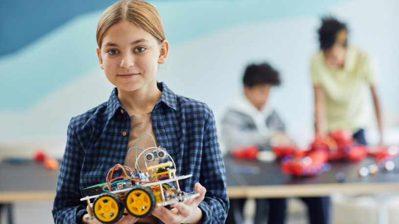 Educação que evolui: Sérgio Bento De Araújo destaca os benefícios e desafios da robótica como ferramenta de inovação em sala de aula.