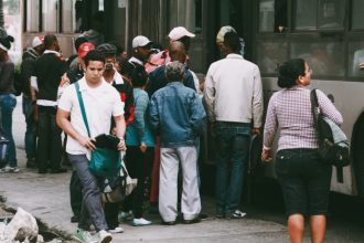 Mudanças nas linhas de ônibus em Presidente Prudente geram insatisfação entre usuários