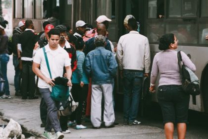 Mudanças nas linhas de ônibus em Presidente Prudente geram insatisfação entre usuários