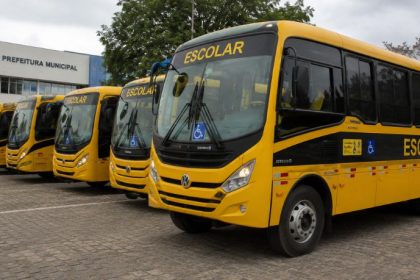 Transporte Escolar e Educação: Como a Entrega de Ônibus Pode Transformar a Realidade dos Municípios