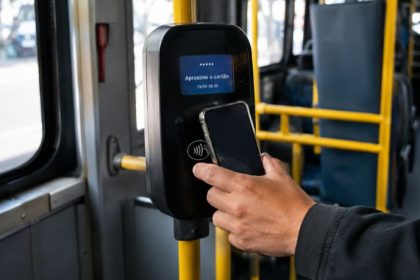 Rio de Janeiro acelera transformação digital no transporte com fim do dinheiro nos ônibus