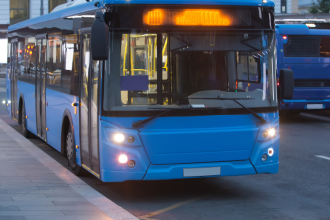 Ônibus elétricos de piso alto em São Paulo: avanço tecnológico ou alerta para a acessibilidade?