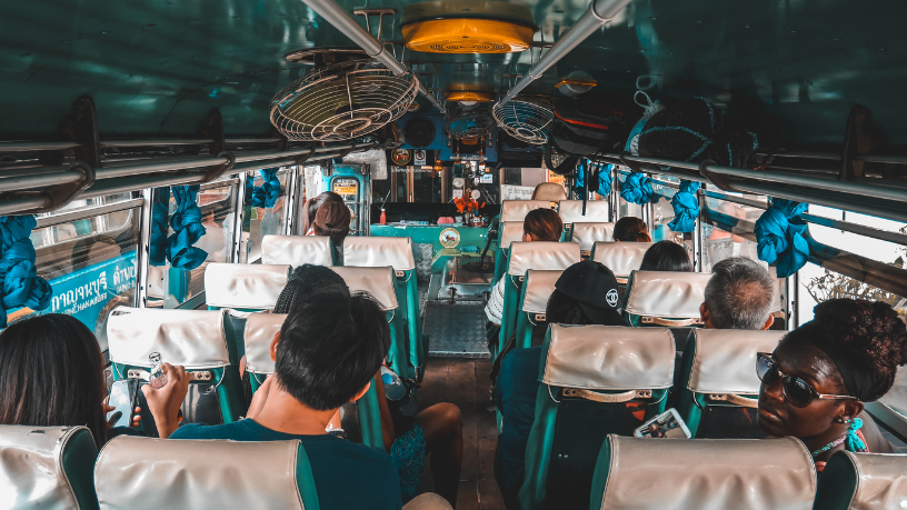 Inteligência artificial nos ônibus: como a tecnologia está mudando rotas, manutenção e a experiência do passageiro
