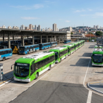 São Paulo amplia financiamento para ônibus elétricos: o que os US$ 496,6 milhões podem mudar no transporte público